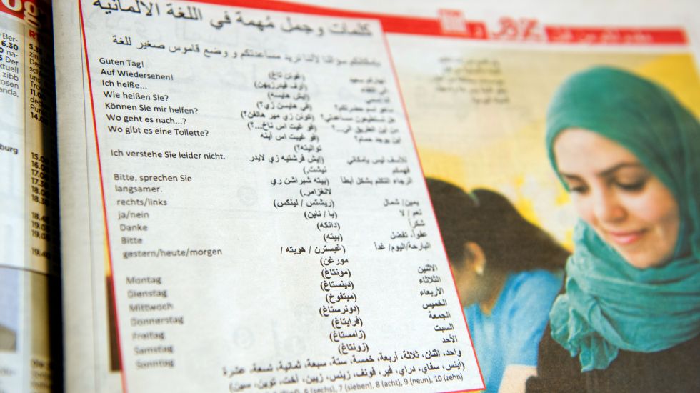 Medien für Flüchtlinge. Aber von Flüchtlingen? Im September erschienen die "BZ" und die "Bild" mit einer Zeitungsbeilage in Arabisch