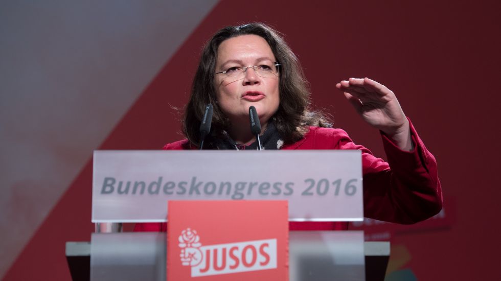 Bundessozialministerin Andrea Nahles (SPD) spricht auf dem Bundeskongress der Jusos in Dresden (Sachsen