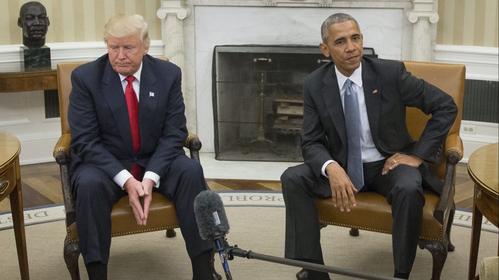 Der neue US-Präsident Donald Trump und sein Vorgänger Barack Obama treffen sich im Oval Office des Weißen Hauses.