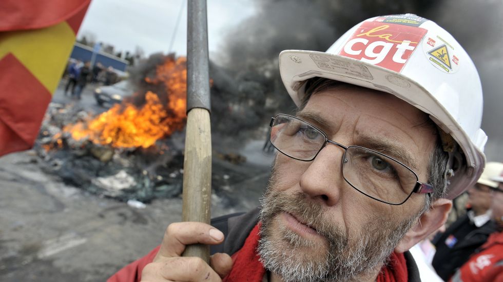 Ein Stahlarbeiter demonstriert gegen die Schließungen in den Werken in Florange.